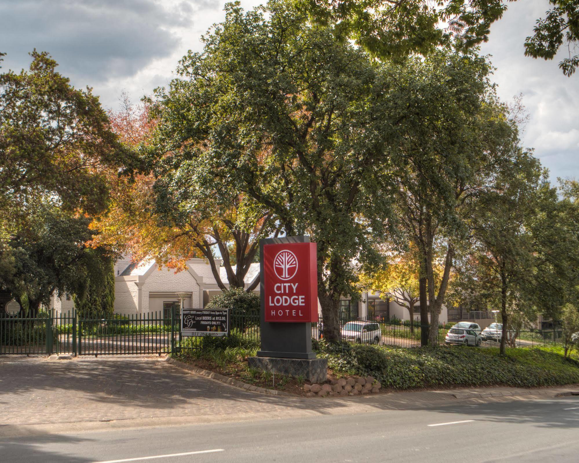 City Lodge Hotel Sandton, Katherine Street Joanesburgo Exterior foto